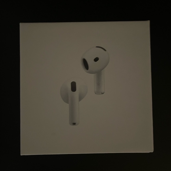 Apple AirPods Wireless Earbuds with active noise cancellation